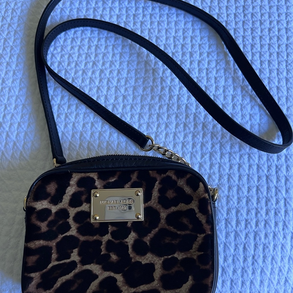 Michael Kors Crossbody - animal print with zipper!